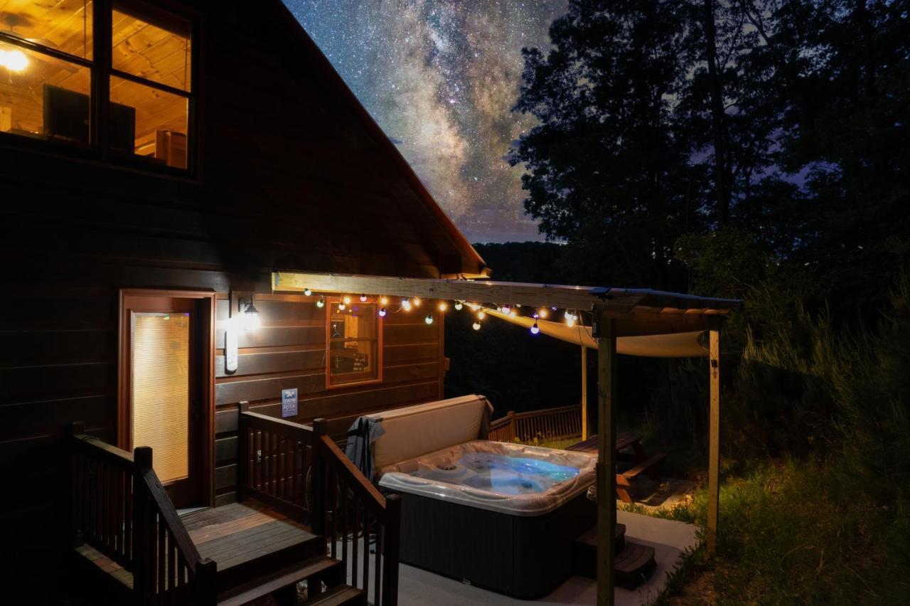 Trout N' About Your Blue Ridge Mountains Retreat, Hot Tub + Game Room! Ellijay Luaran gambar
