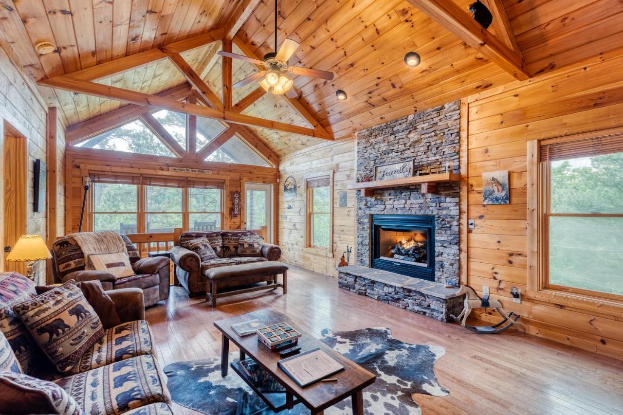 Trout N' About Your Blue Ridge Mountains Retreat, Hot Tub + Game Room! Ellijay Luaran gambar