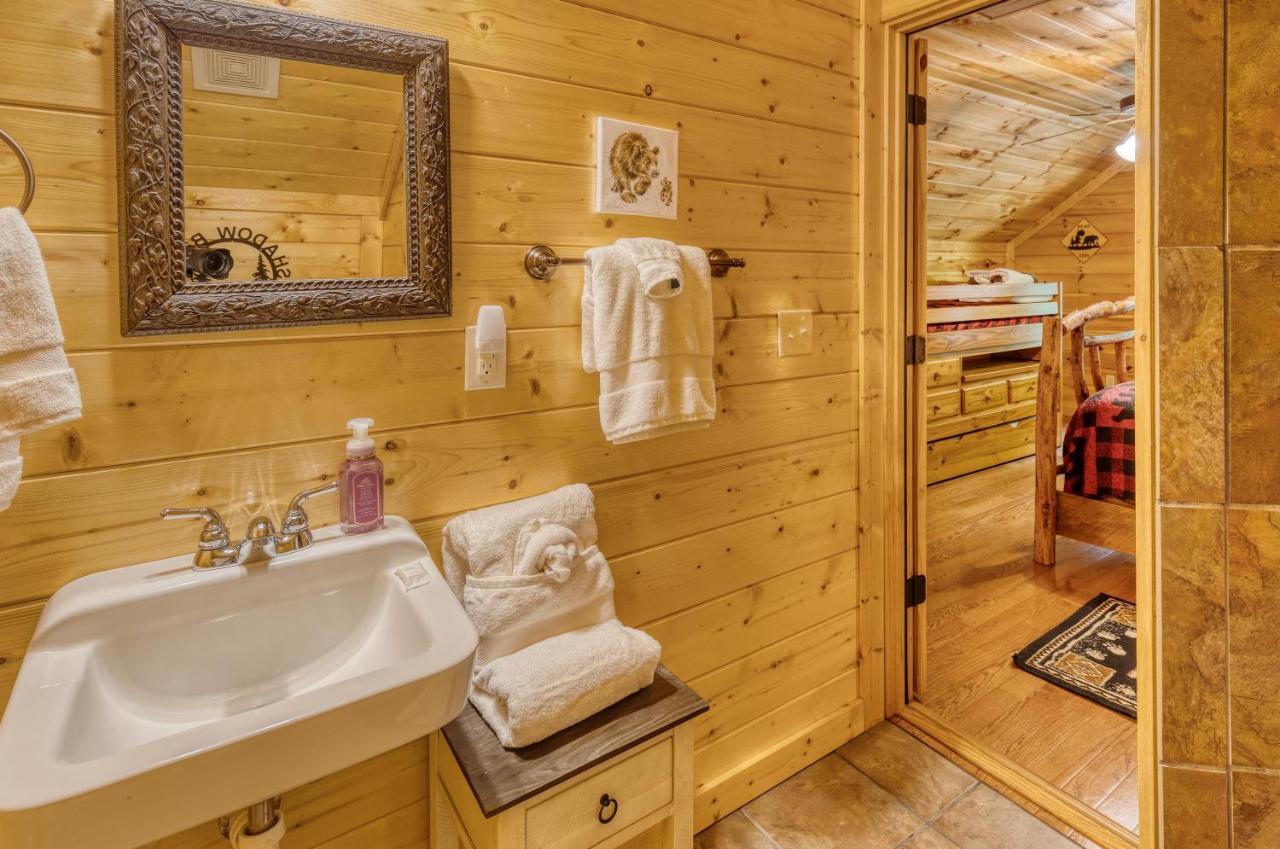 Trout N' About Your Blue Ridge Mountains Retreat, Hot Tub + Game Room! Ellijay Luaran gambar
