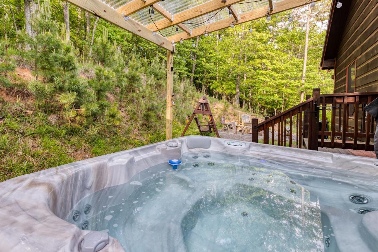Trout N' About Your Blue Ridge Mountains Retreat, Hot Tub + Game Room! Ellijay Luaran gambar