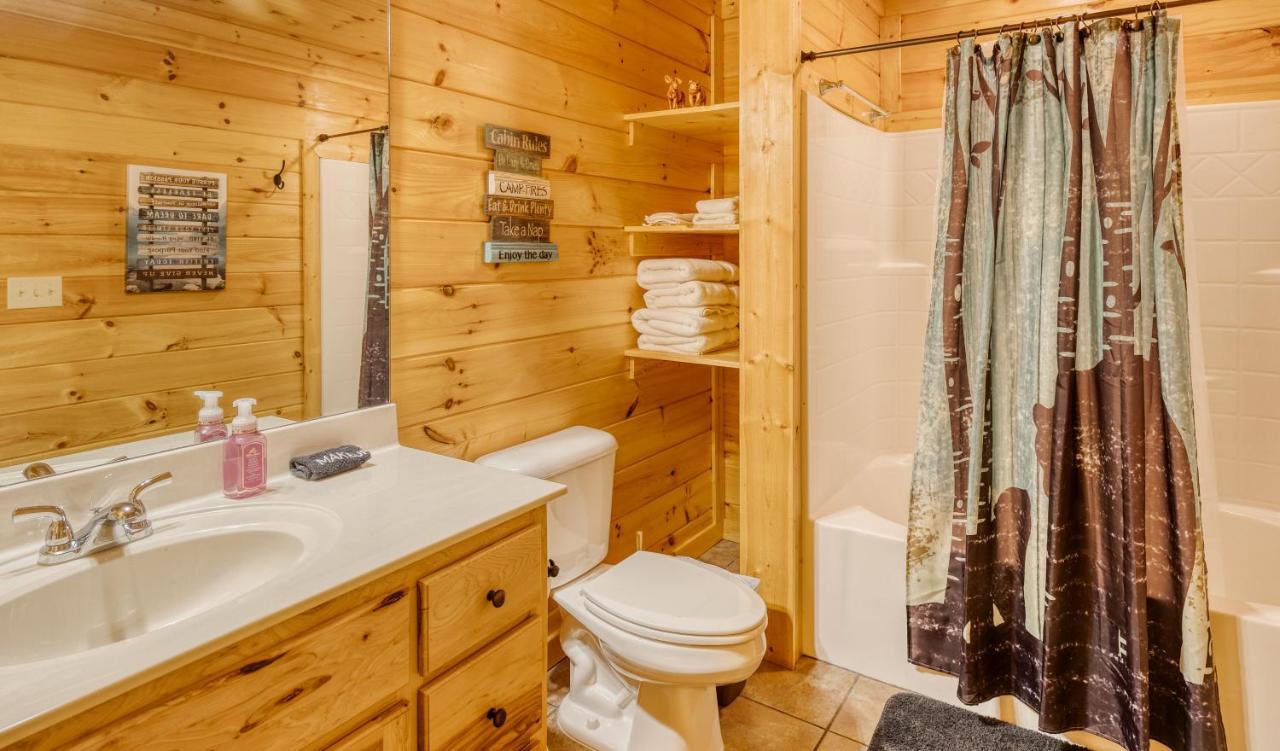 Trout N' About Your Blue Ridge Mountains Retreat, Hot Tub + Game Room! Ellijay Luaran gambar