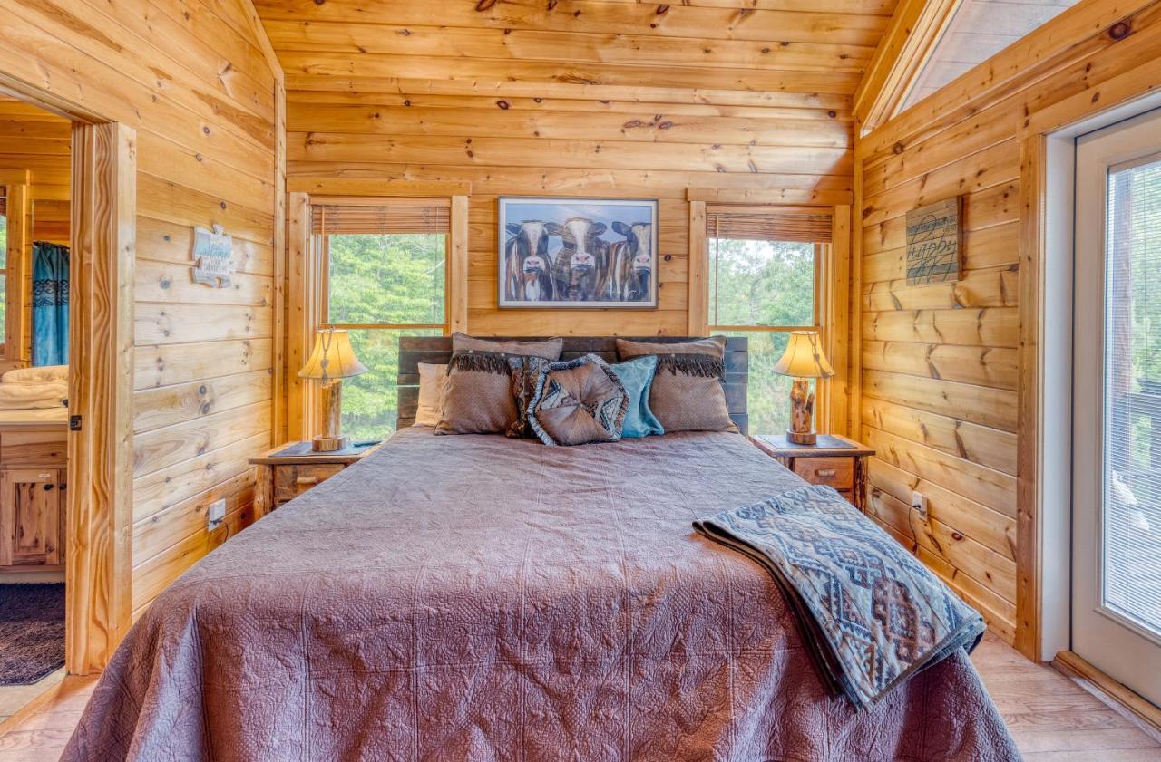 Trout N' About Your Blue Ridge Mountains Retreat, Hot Tub + Game Room! Ellijay Luaran gambar