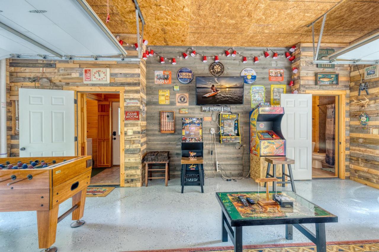 Trout N' About Your Blue Ridge Mountains Retreat, Hot Tub + Game Room! Ellijay Luaran gambar