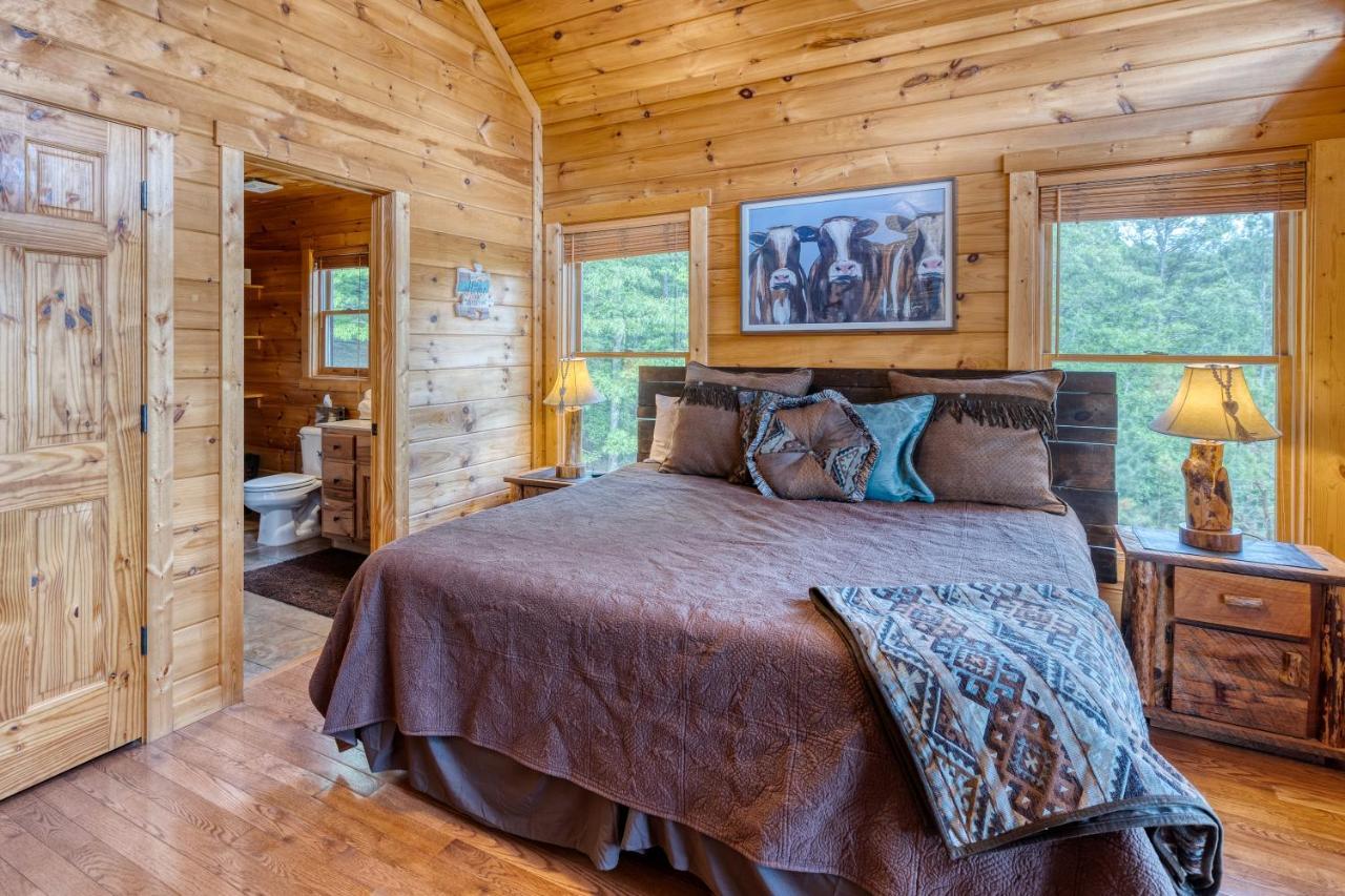 Trout N' About Your Blue Ridge Mountains Retreat, Hot Tub + Game Room! Ellijay Luaran gambar